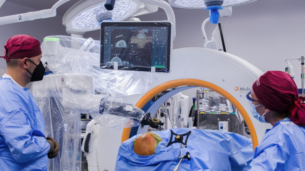 Neurosurgical robot